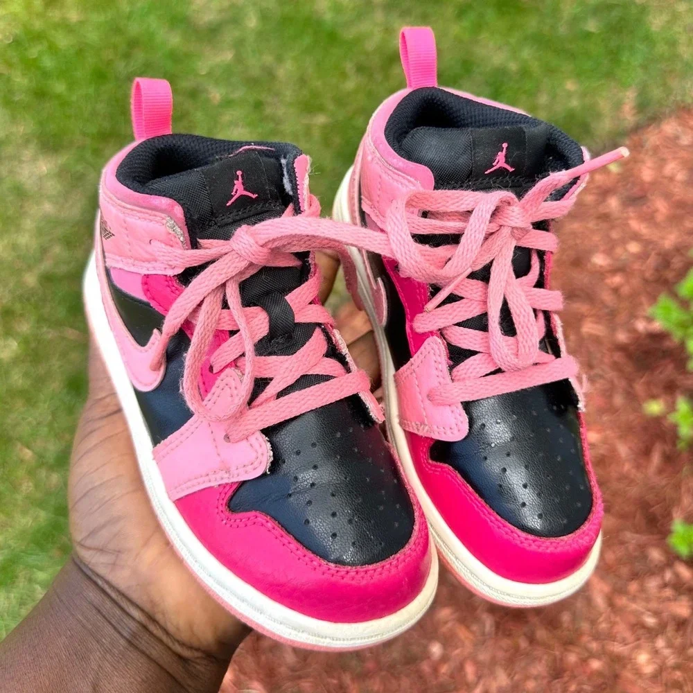 Nike Air Jordan 1 Mid Athletic Shoes Toddler Size 10 Coral Chalk Pink Sneakers